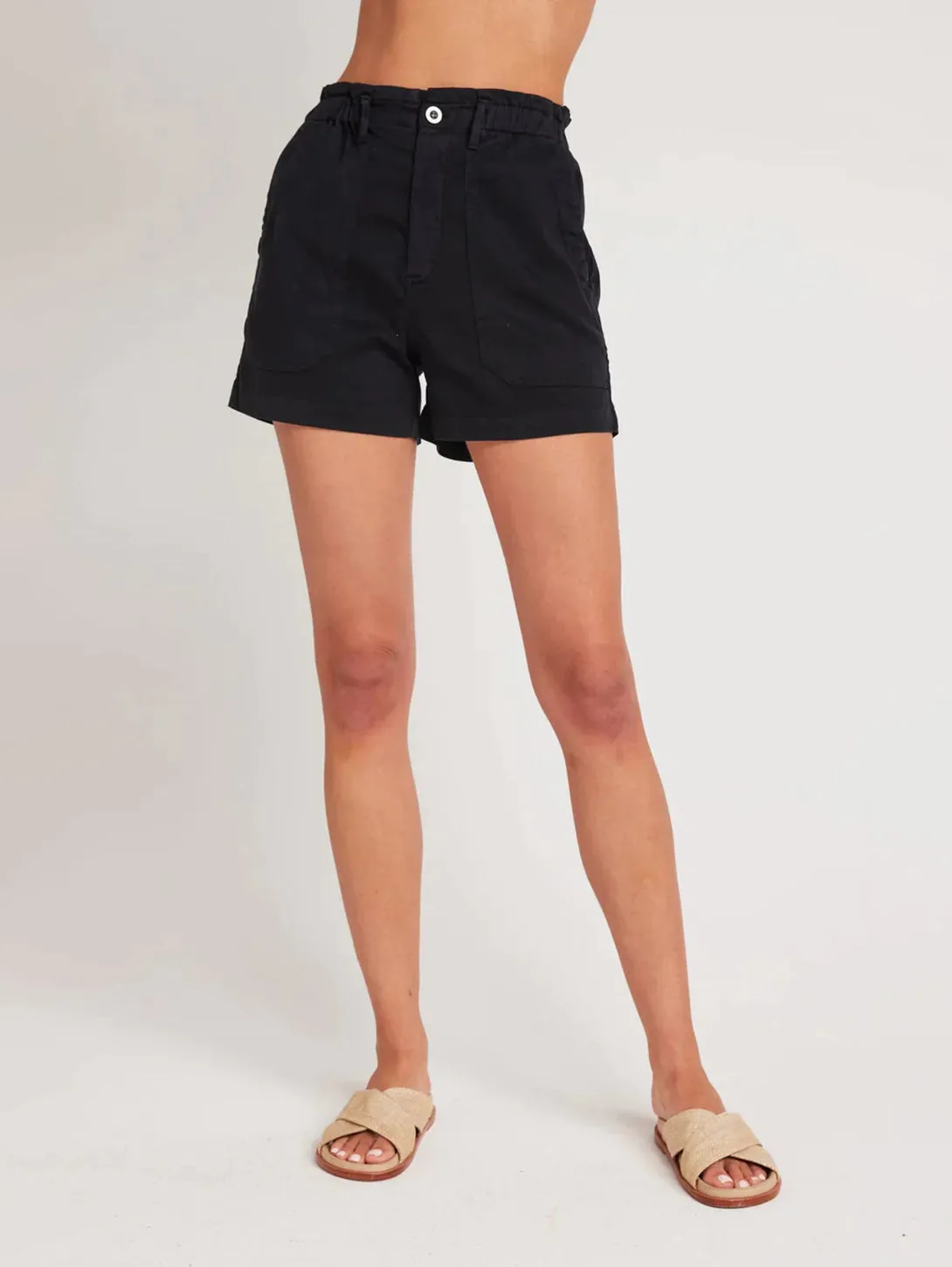 Callie Ruffle Short - Vintage Black