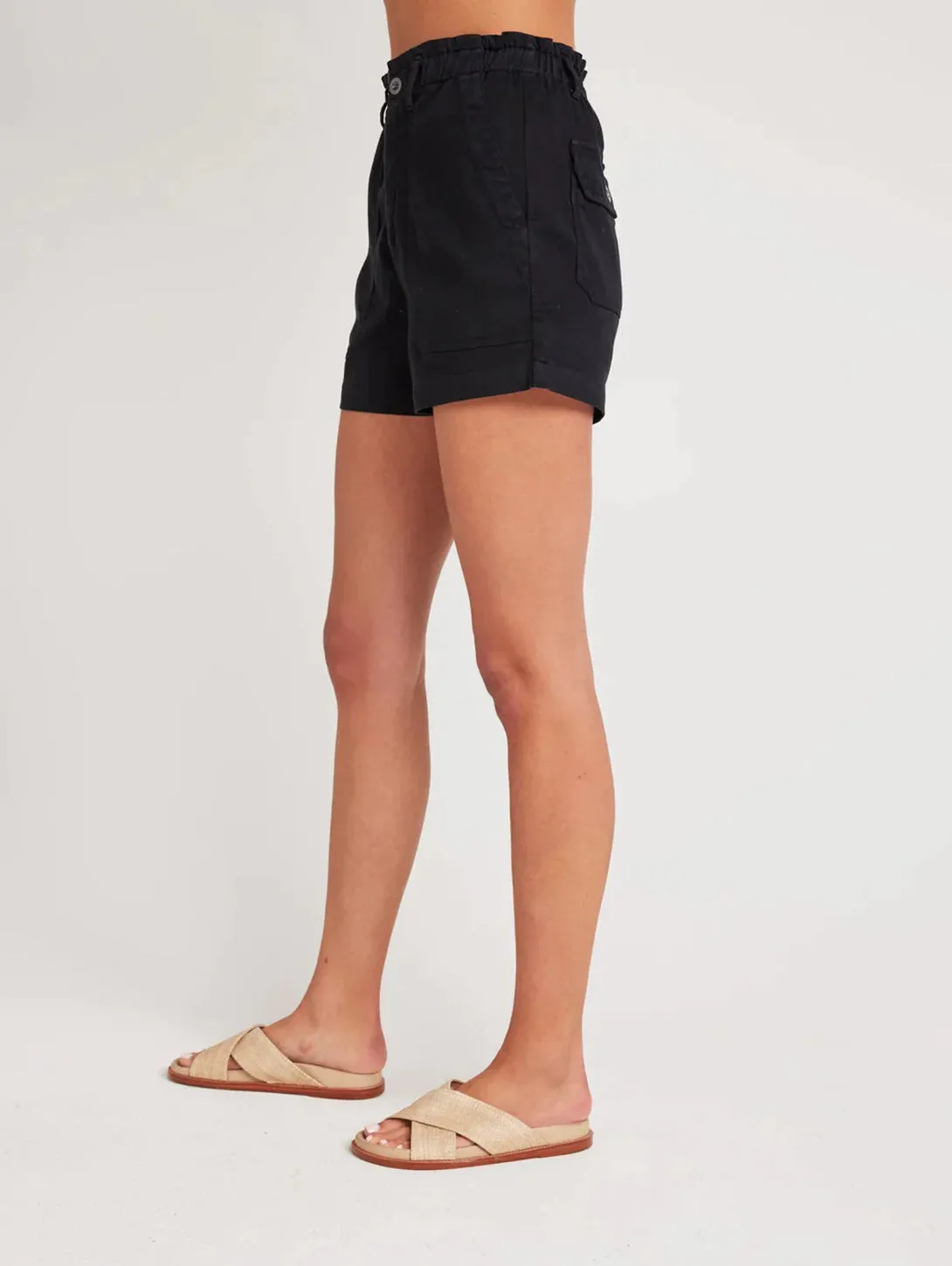 Callie Ruffle Short - Vintage Black