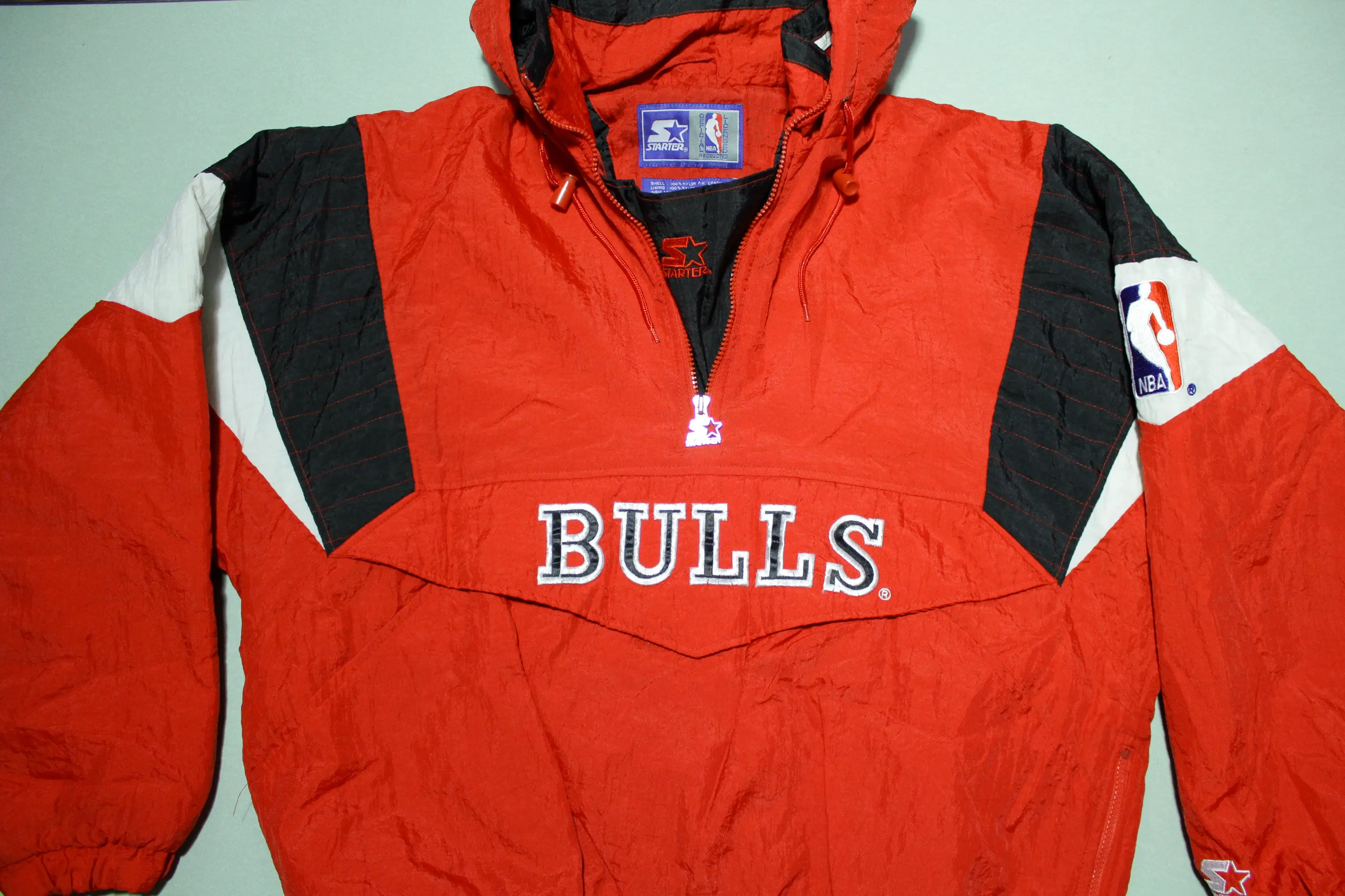 Chicago Bulls Big Logo Vintage 90's Red Starter Pullover Jacket Center Pouch