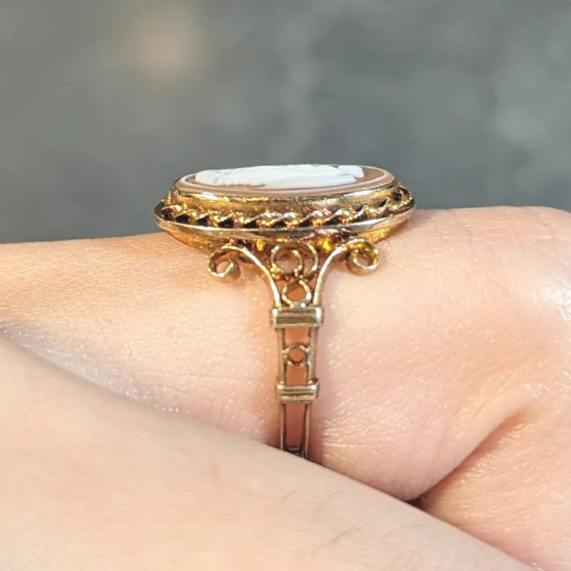 Victorian Carved Agate 14 Karat Yellow Gold Greek Godess Nike Antique Cameo Antique Ring