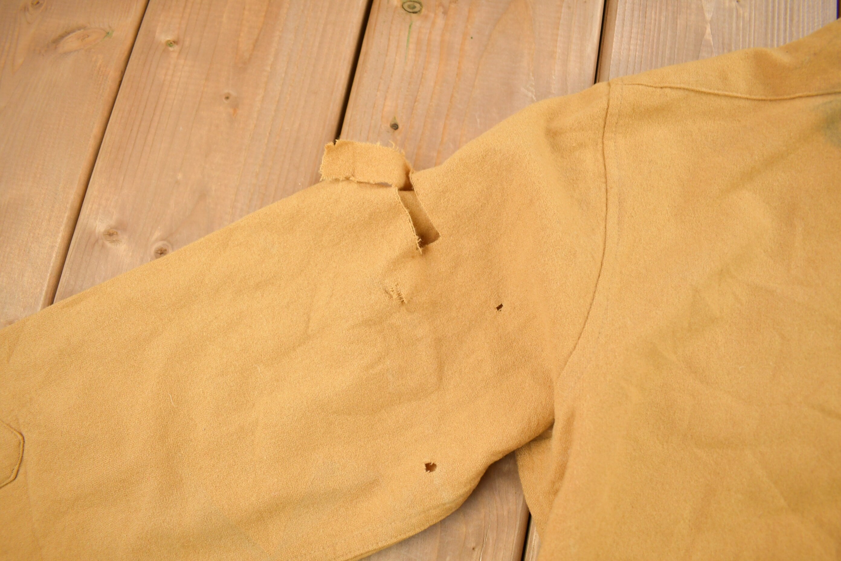 Vintage 1970s Pendleton Mustard Button Up Board Shirt / 100% Virgin Wool / Casual Wear / Made In USA